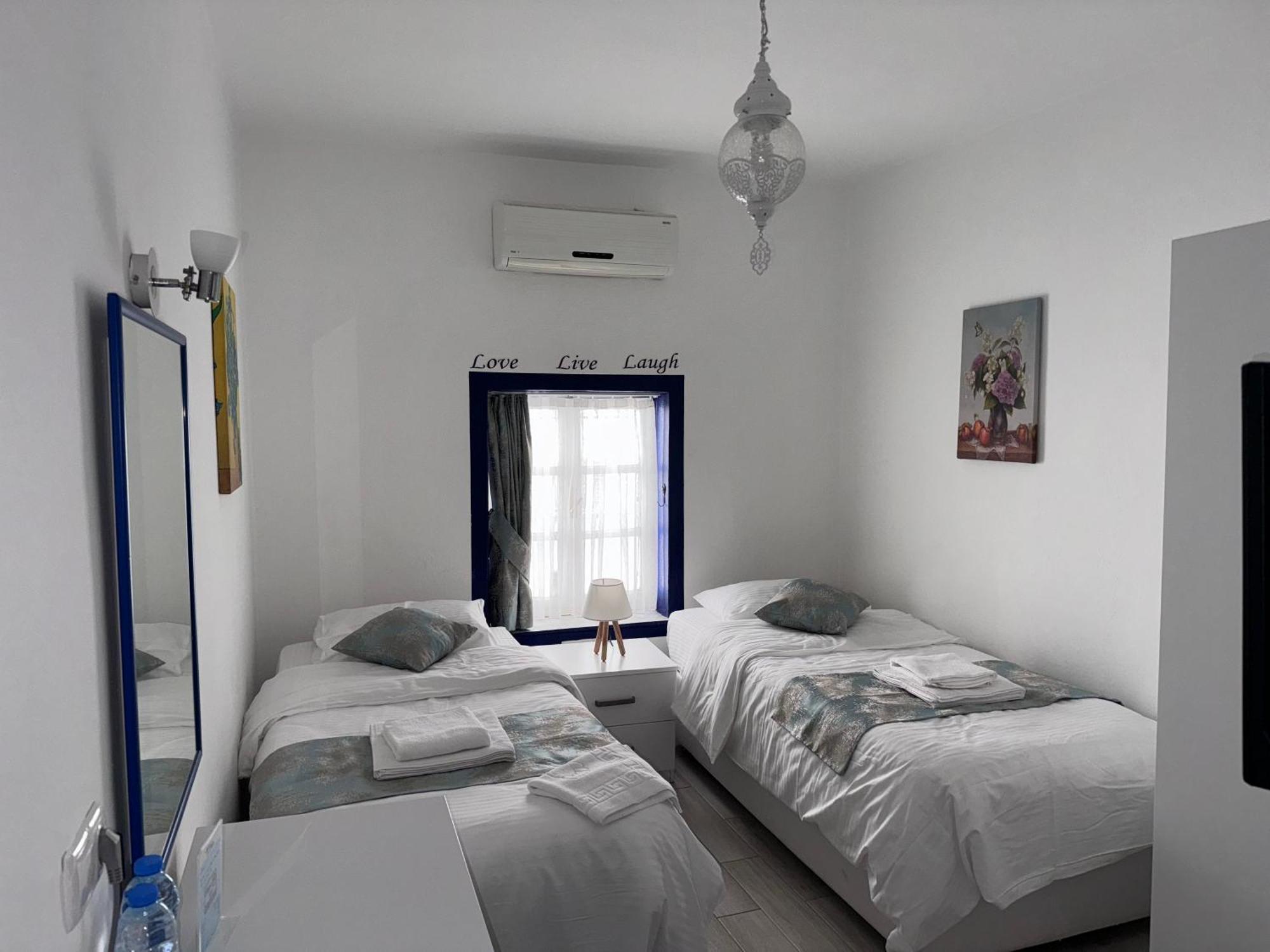 ホワイト アンド ブルー ボドルム Bed & Breakfast エクステリア 写真